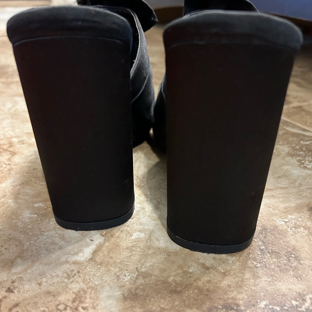 AMS Block Heel - Picture 4 of 4